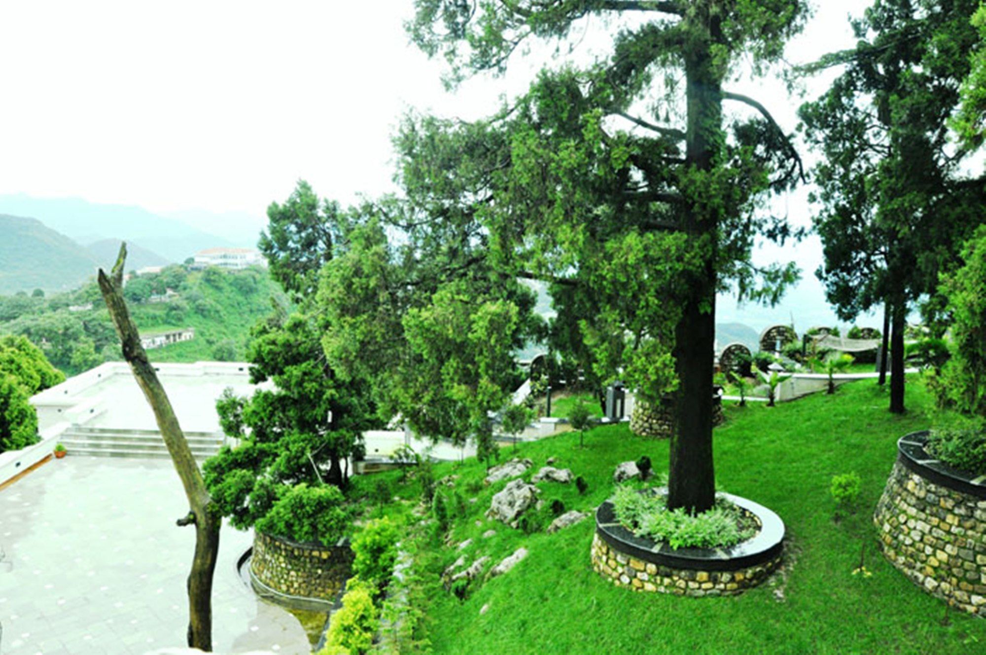 Royal Orchid Fort Resort Mussoorie Eksteriør billede
