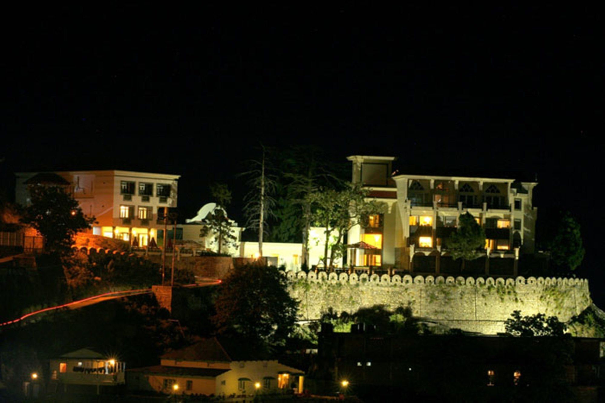 Royal Orchid Fort Resort Mussoorie Eksteriør billede
