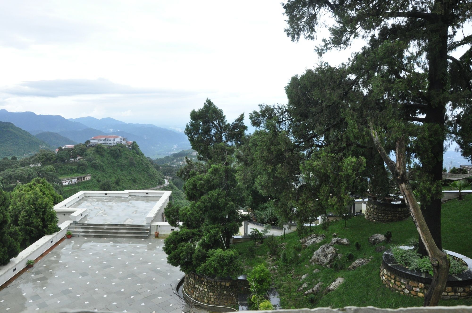 Royal Orchid Fort Resort Mussoorie Eksteriør billede